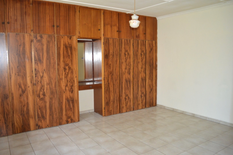 4 Bedroom Property for Sale in Roosheuwel North West